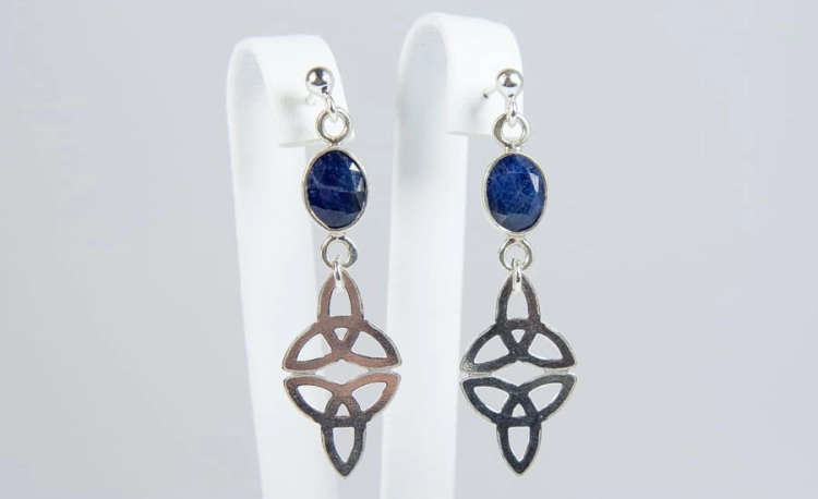 Kolczyki z szafirami Triquetra