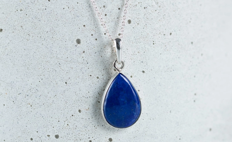Naszyjnik z lapis lazuli