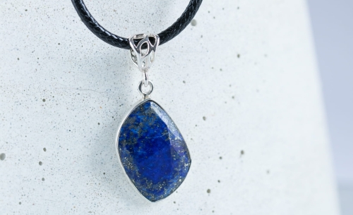 Naszyjnik z lapis lazuli