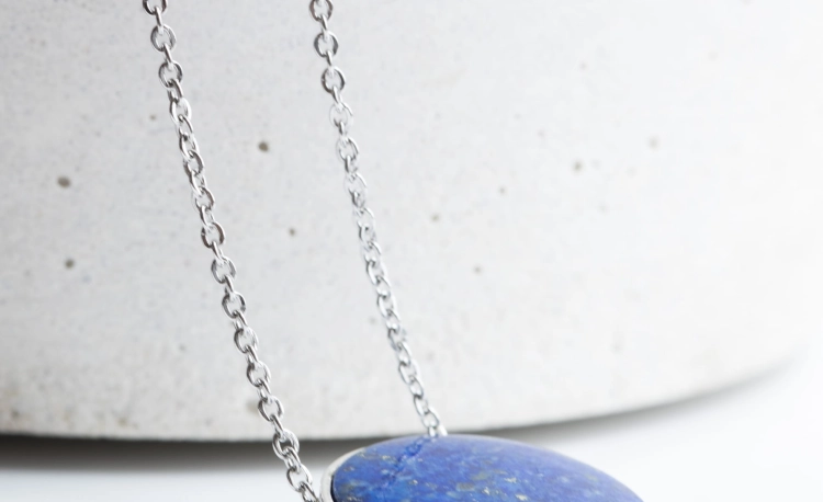 Srebrny naszyjnik z lapis lazuli