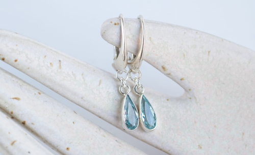 kolczyki z akwamarynem