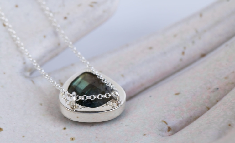 Naszyjnik serce - labradoryt naszyjnik