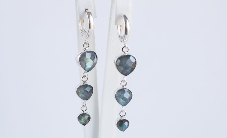 kolczyki z labradorytami
