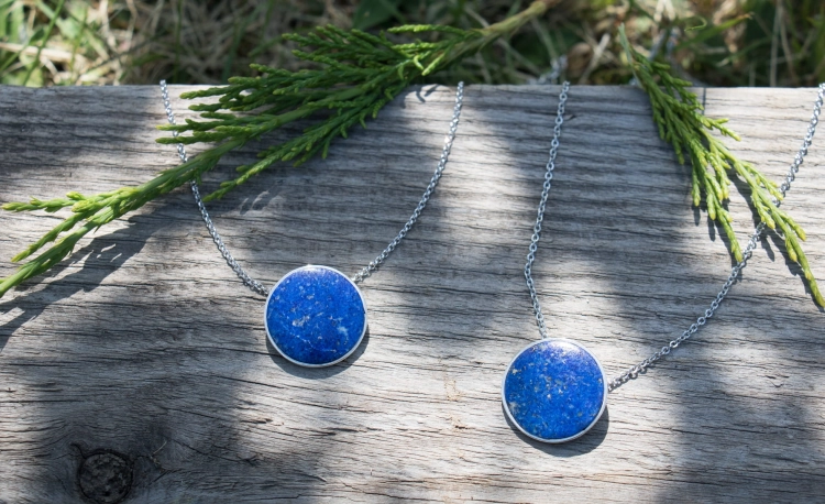 Naszyjnik lapis lazuli niebieskie kamienie