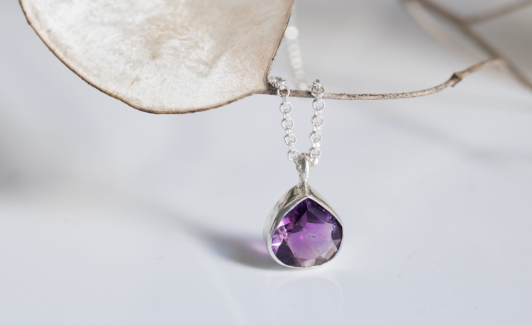 Srebrny naszyjnik z ametystem