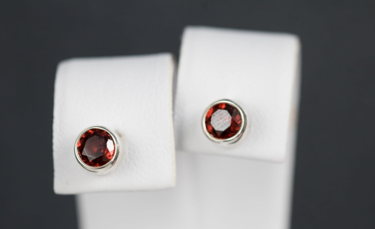 kolczyki z granatami
