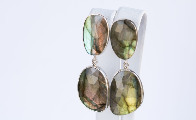 wiszące labradoryty