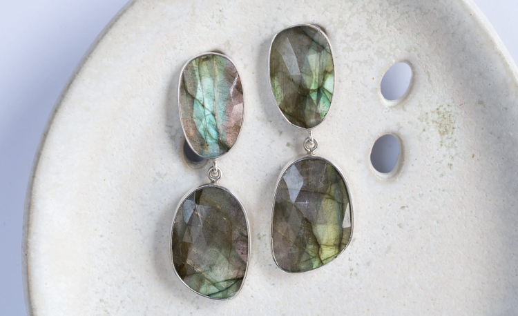 fasetowane labradoryty