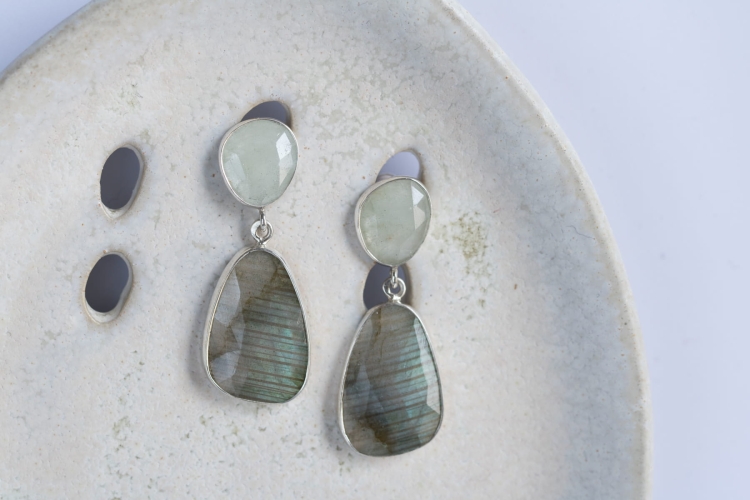 akwamaryny i labradoryty fasetowane