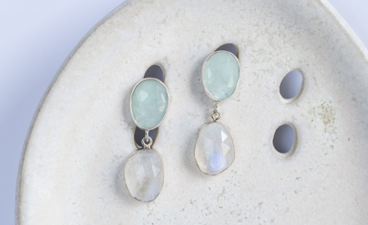 akwamaryn i kamień księżycowy