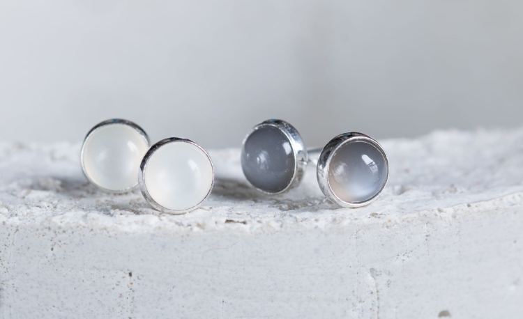 sztyfty z kamieniem księżycowym