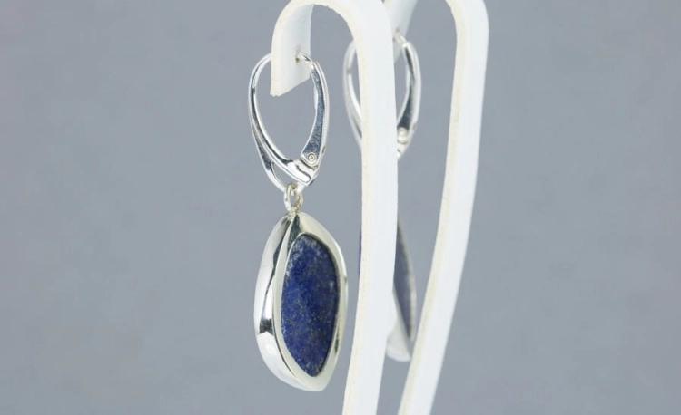 Granatowe kolczyki z lapis lazuli