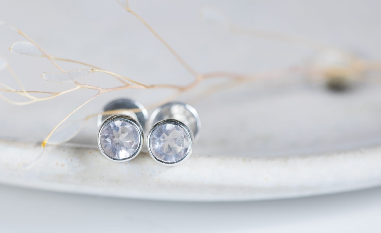 Srebrne kolczyki z jasnym kwarcem różowym