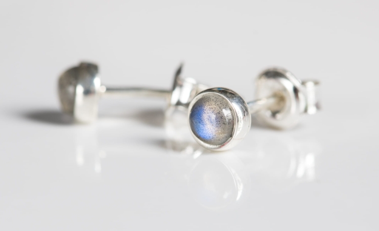 Srebrne sztyfty z labradorytem