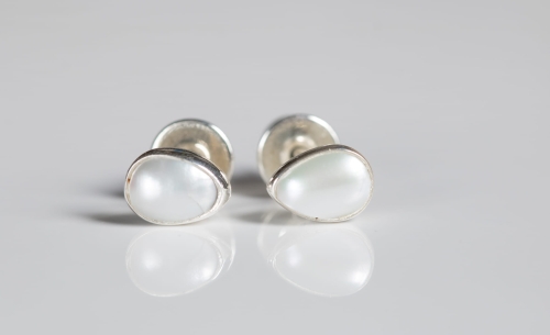 Srebrne sztyfty z perłą w kształcie łezki