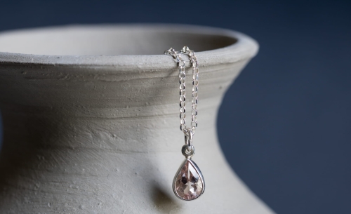 Srebrny naszyjnik z morganitem