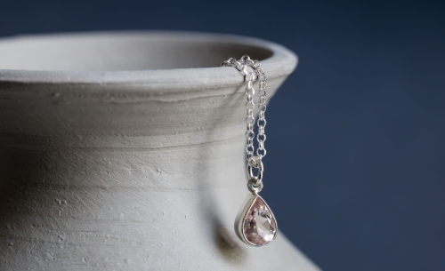 Srebrny naszyjnik z morganitem