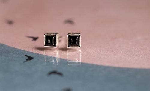 Sztyfty z kwadratowym naturalnym onyksem