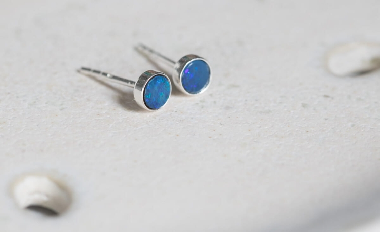 Srebrne sztyfty z opalem australijskim
