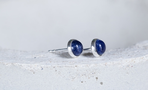 Sodalit - srebrne sztyfty z granatowym kamieniem