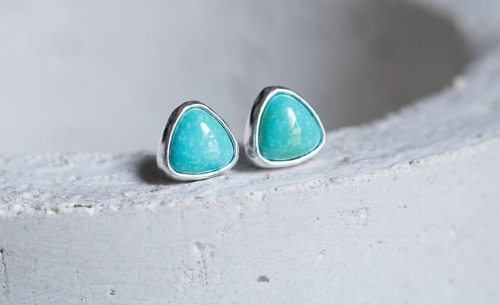 Srebrne sztyfty w srebrze z trójkątnymi turkusami