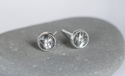 Srebrne kolczyki z kwarcem z turmalinem