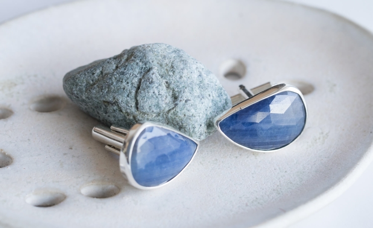 Srebrne spinki do mankietów z szafirem