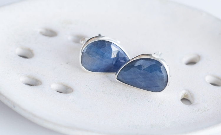 Srebrne spinki do mankietów z szafirem