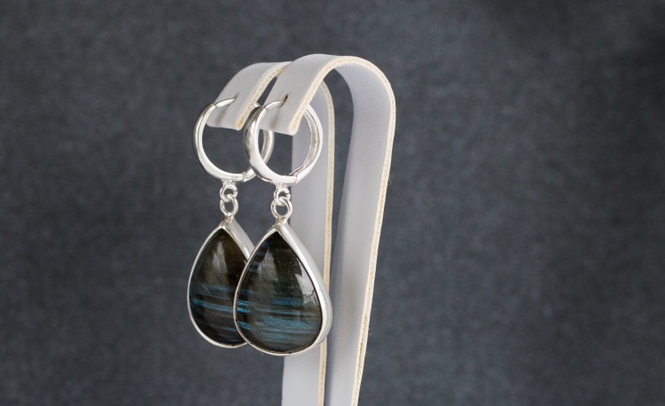 Wiszące kolczyki z labradorytem krople