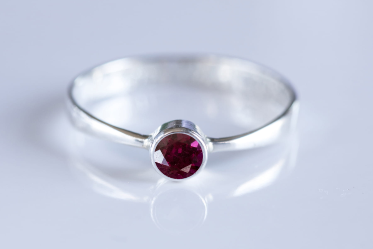 Pierścionek z różowym turmalinem