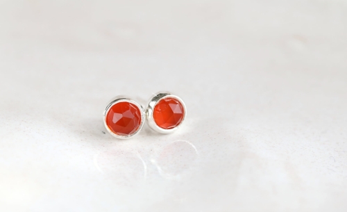 Srebrne sztyfty z pomarańczowym agatem