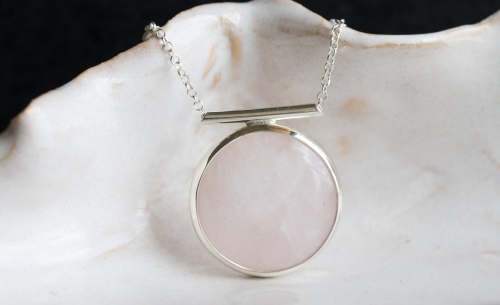 Elegancki srebrny naszyjnik z kwarcem różowym