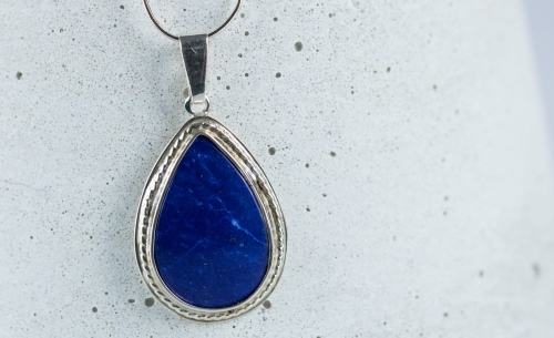 Niebieski lazuryt (lapis lazuli)