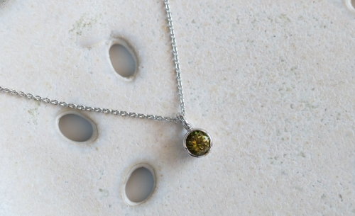 Srebrny naszyjnik z wielobarwnym turmalinem