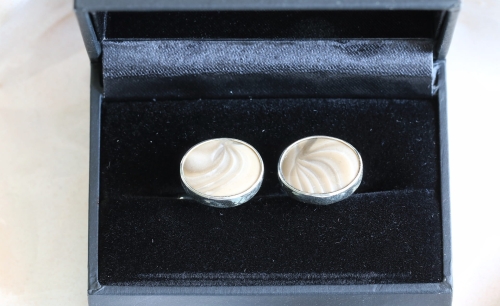 Spinki z owalnym krzemieniem pasiastym