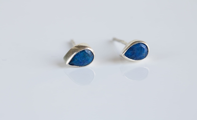 Sztyfty z lapis lazuli w kształcie łezki