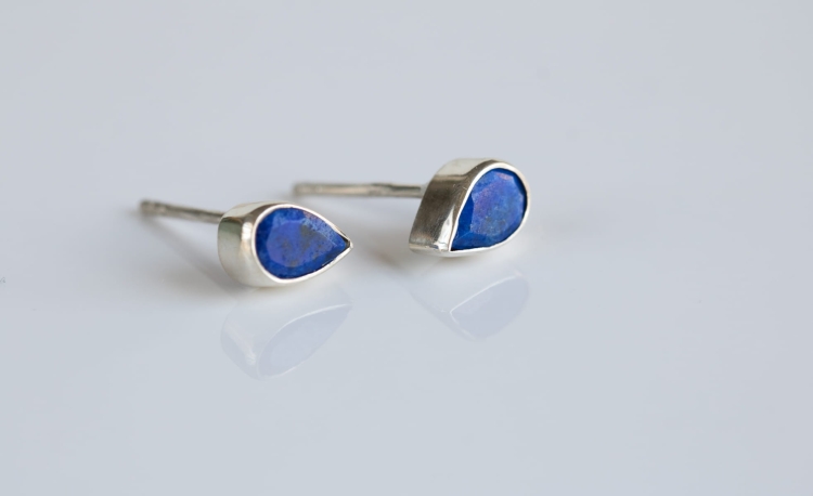 Sztyfty z lapis lazuli w kształcie łezki