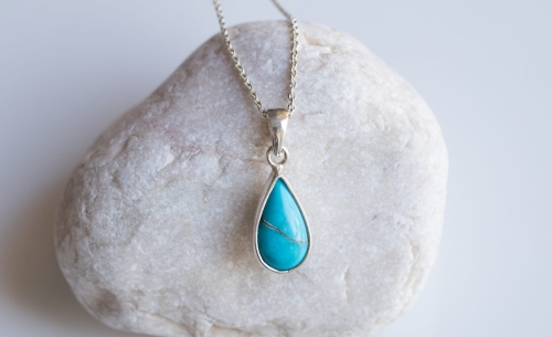 Srebrny naszyjnik z turkusem w kształcie łezki