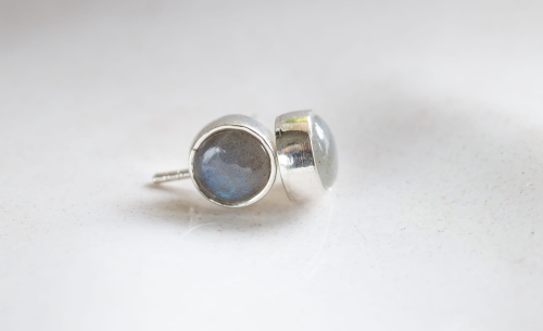 Srebrne kolczyki z labradorytem