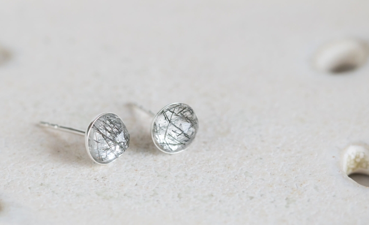 Srebrne sztyfty z kwarcem z turmalinem