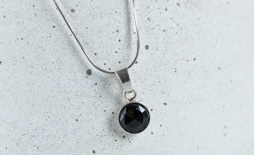 Czarny spinel