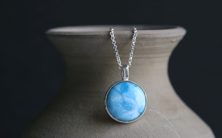 Srebrny naszyjnik z larimarem