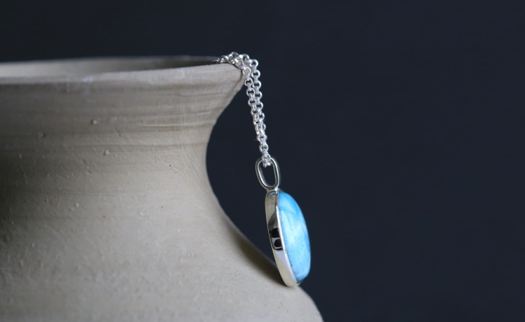 Srebrny naszyjnik z larimarem