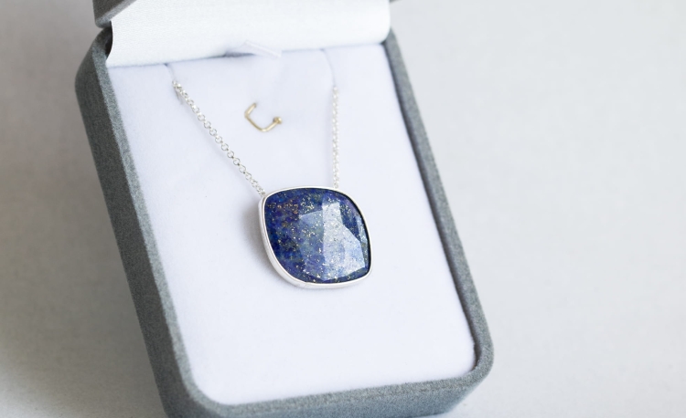 Naszyjnik z lapis lazuli