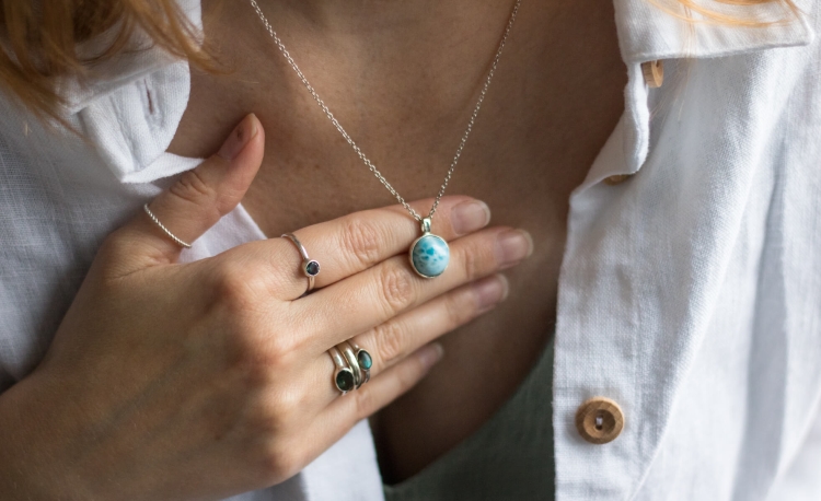 Srebrny naszyjnik z larimarem