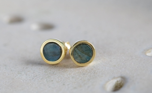Pozłacane sztyfty z labradorytem