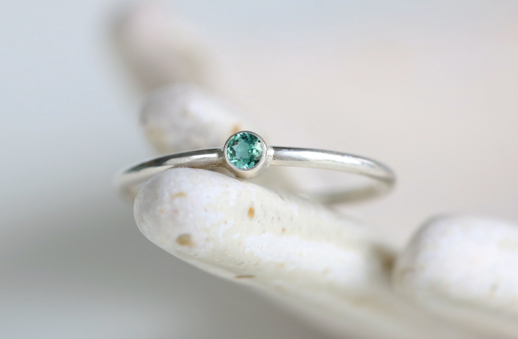 Srebrny pierścionek MINI z turmalinem 2,5mm