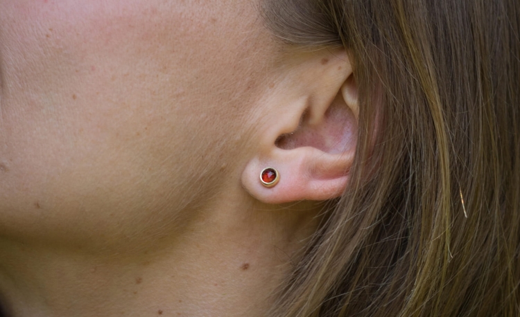 Pozłacane kolczyki z granatem