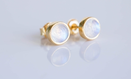 Pozłacane kolczyki z kamieniem księżycowym