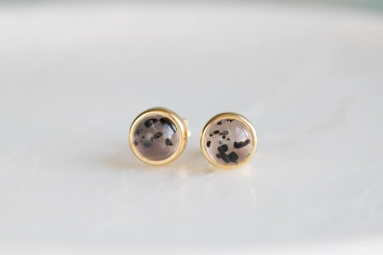 Kwarc różowy z diopsydem - złocone sztyfty